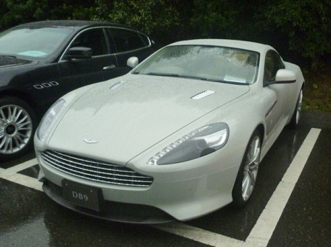 Aston Martin_DB9