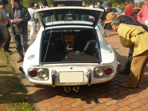 TOYOTA2000GT_2