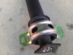 AE86-propeller_shaft_bearing_2